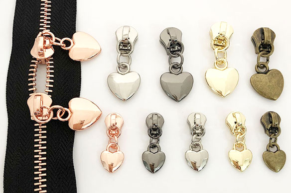Custom-metal-zipper-puller-heart-shaped-zipper-puller
