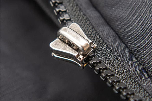 broken-zipper-pull-on-jacket