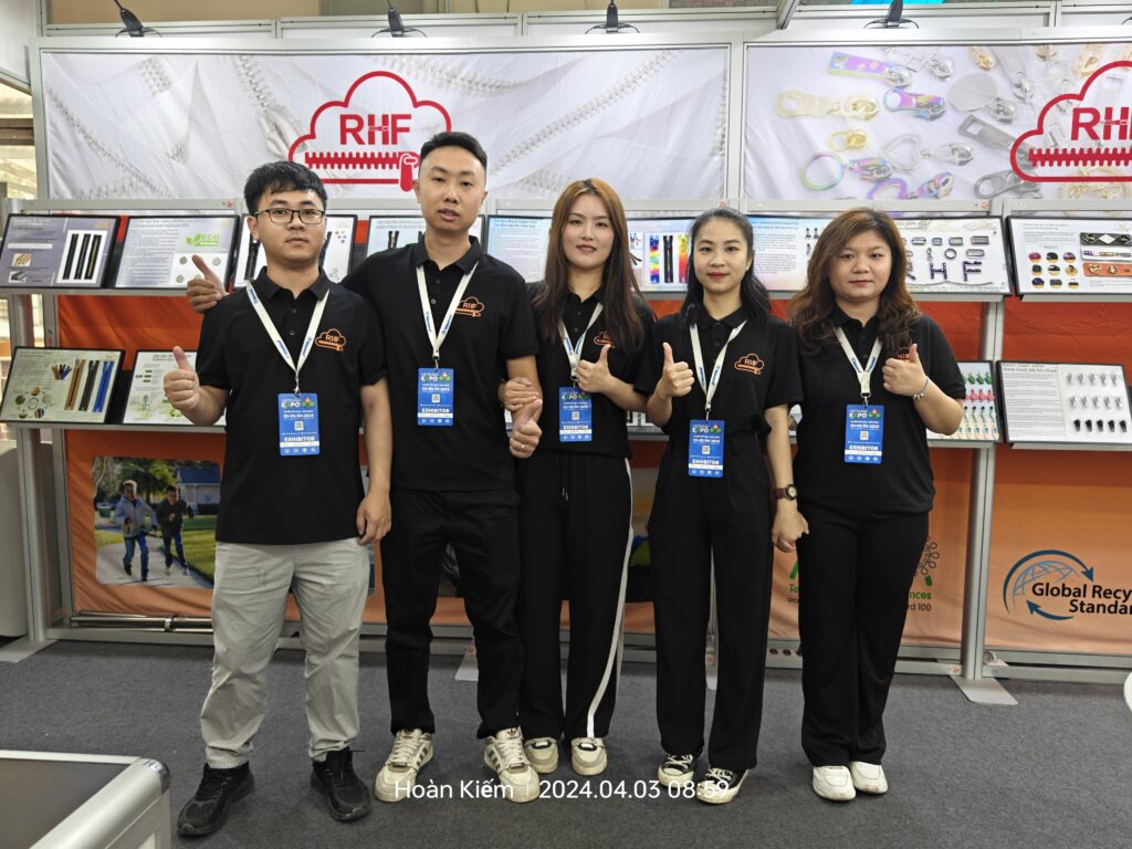 Buyers viewing RHF Zipper products at an international exhibition