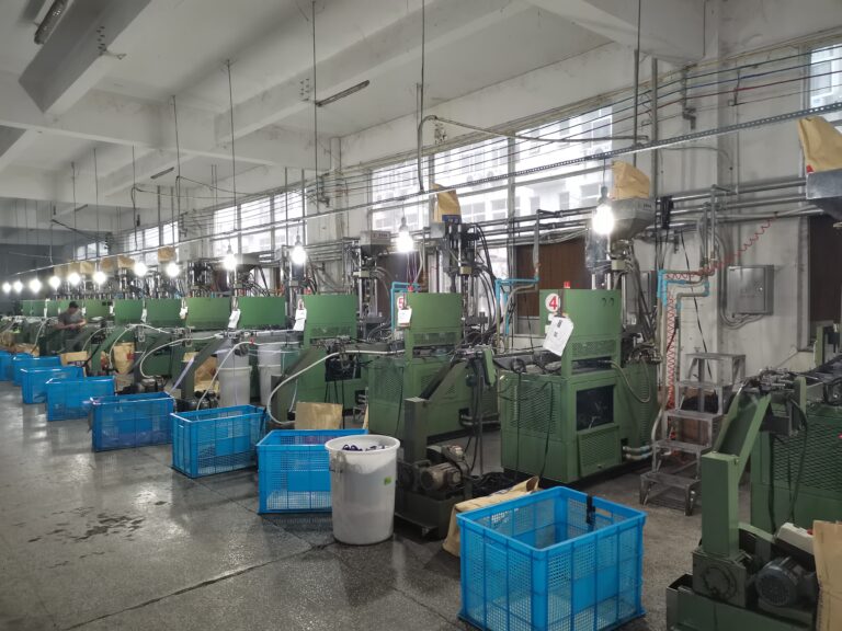 Automated zipper teeth arranging machine at RHF Zipper factory